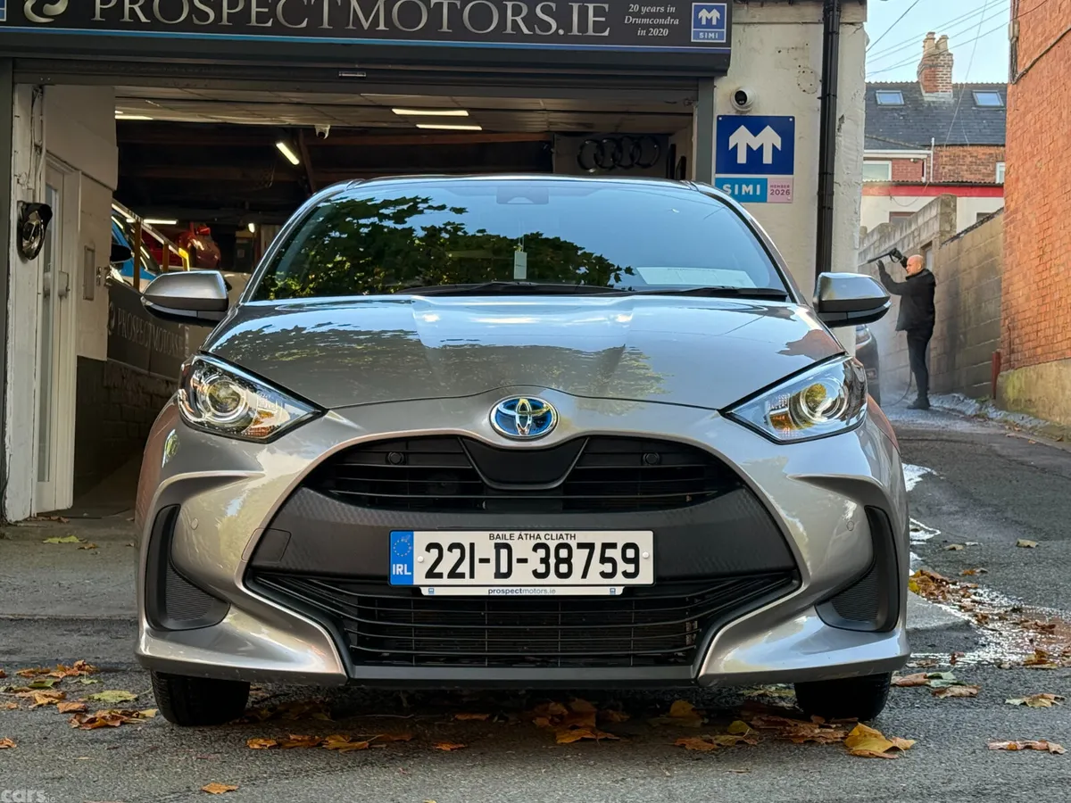 Toyota Yaris Hatchback, Petrol Hybrid, 2022, Grey