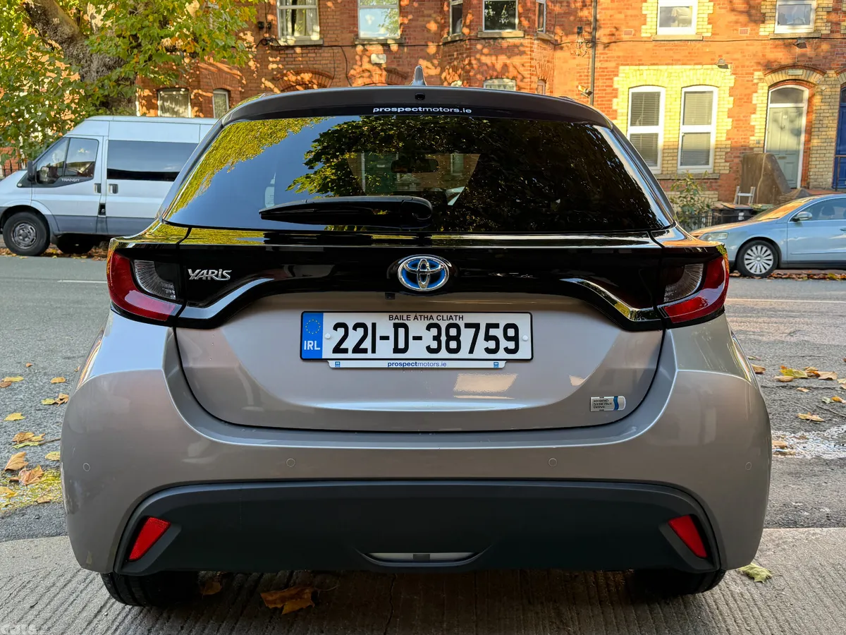 Toyota Yaris Hatchback, Petrol Hybrid, 2022, Grey