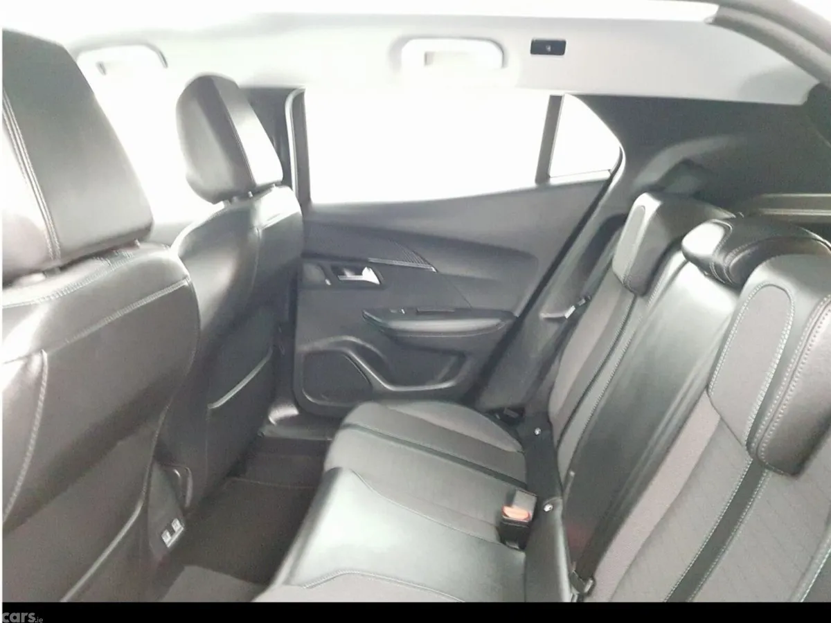 Peugeot 2008 MPV, Petrol, 2021, Grey