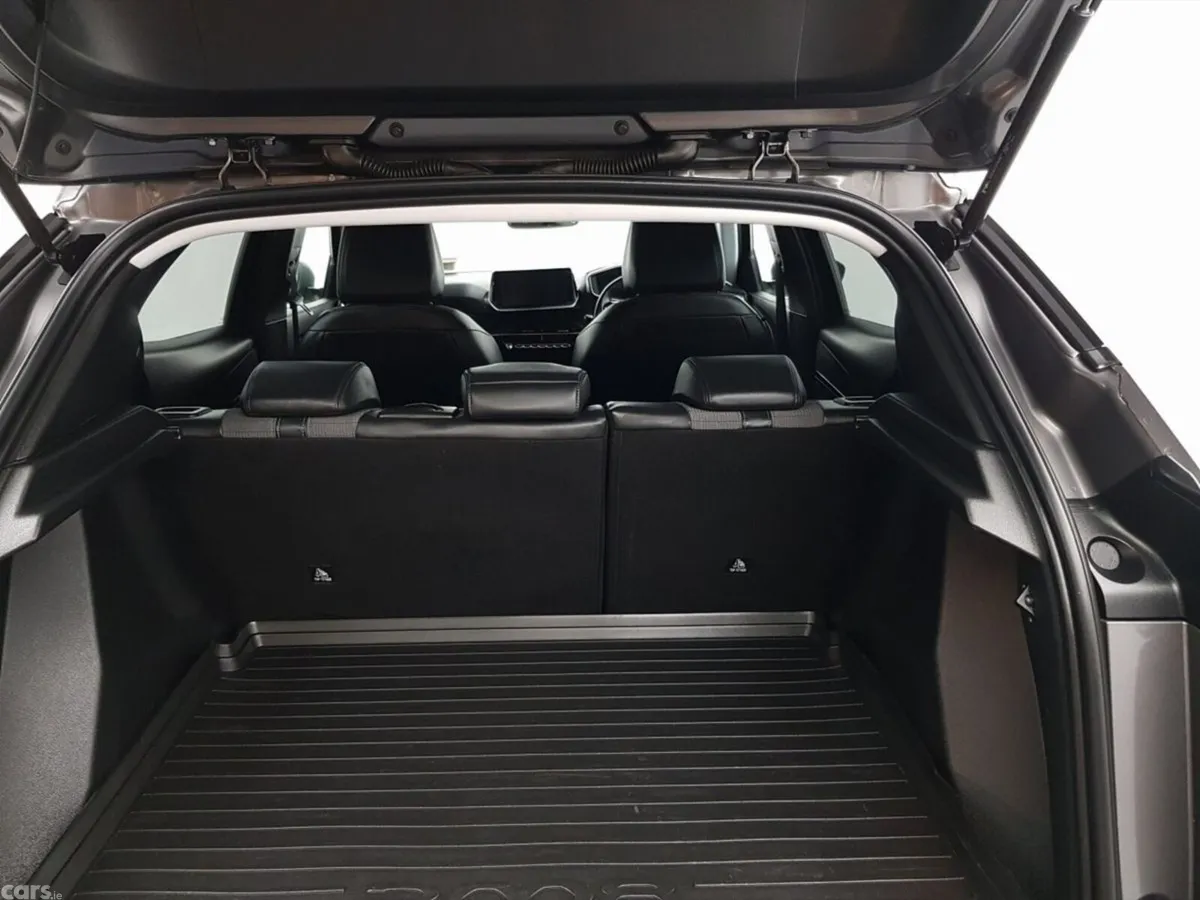 Peugeot 2008 MPV, Petrol, 2021, Grey
