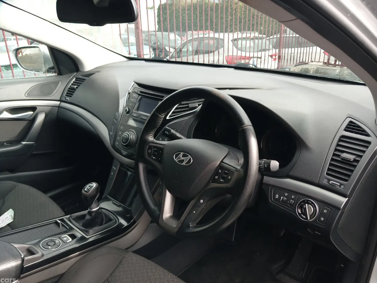 Hyundai i40 Saloon, Diesel, 2016, Silver
