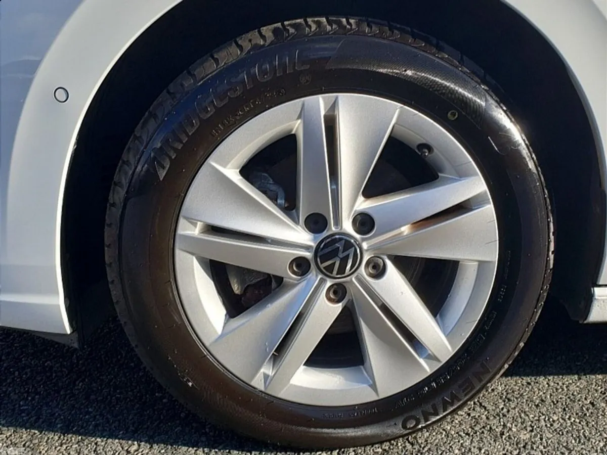 Volkswagen Golf Hatchback, Petrol Hybrid, 2022, White