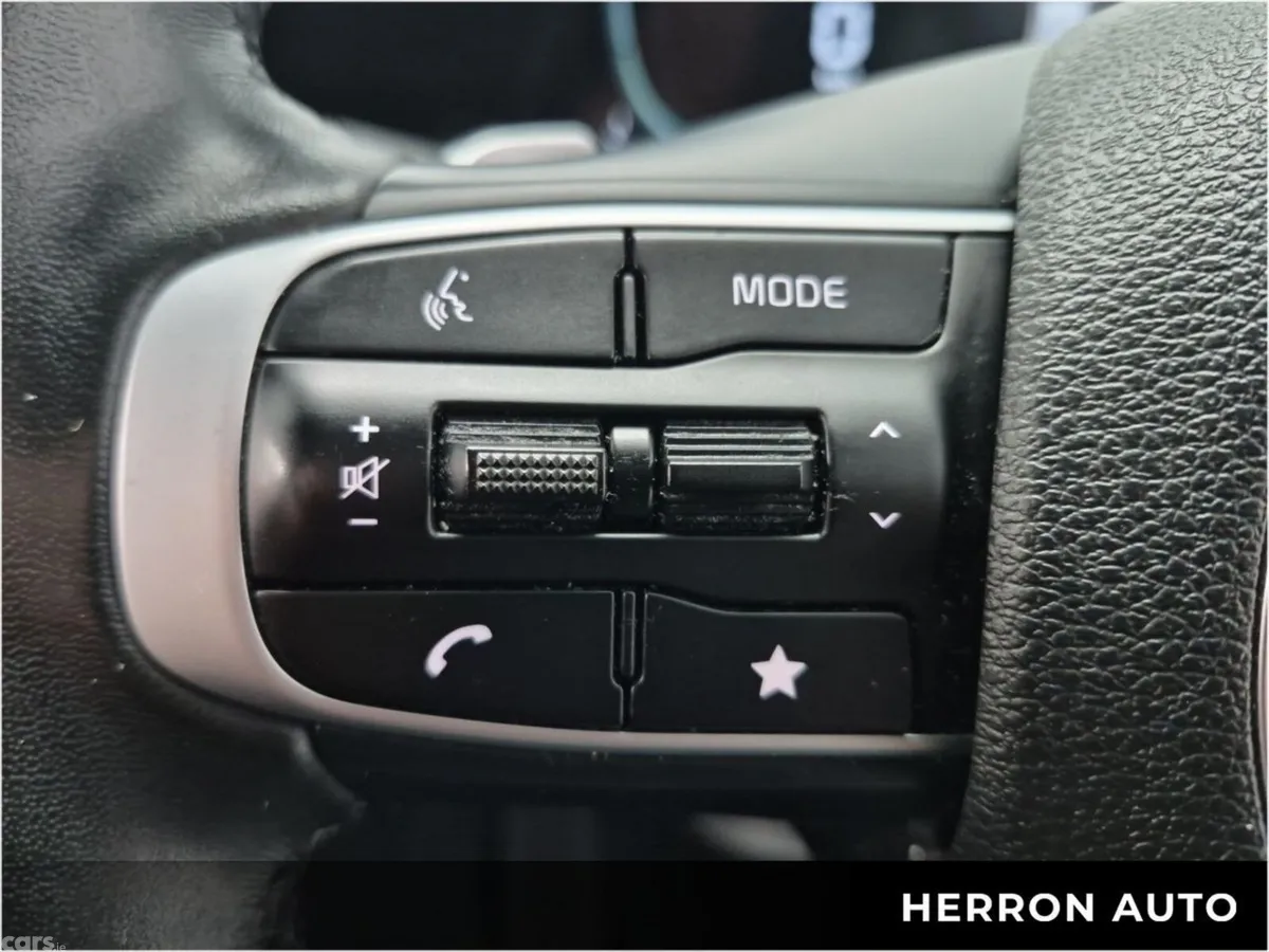 Kia Sportage SUV, Petrol Hybrid, 2023, White