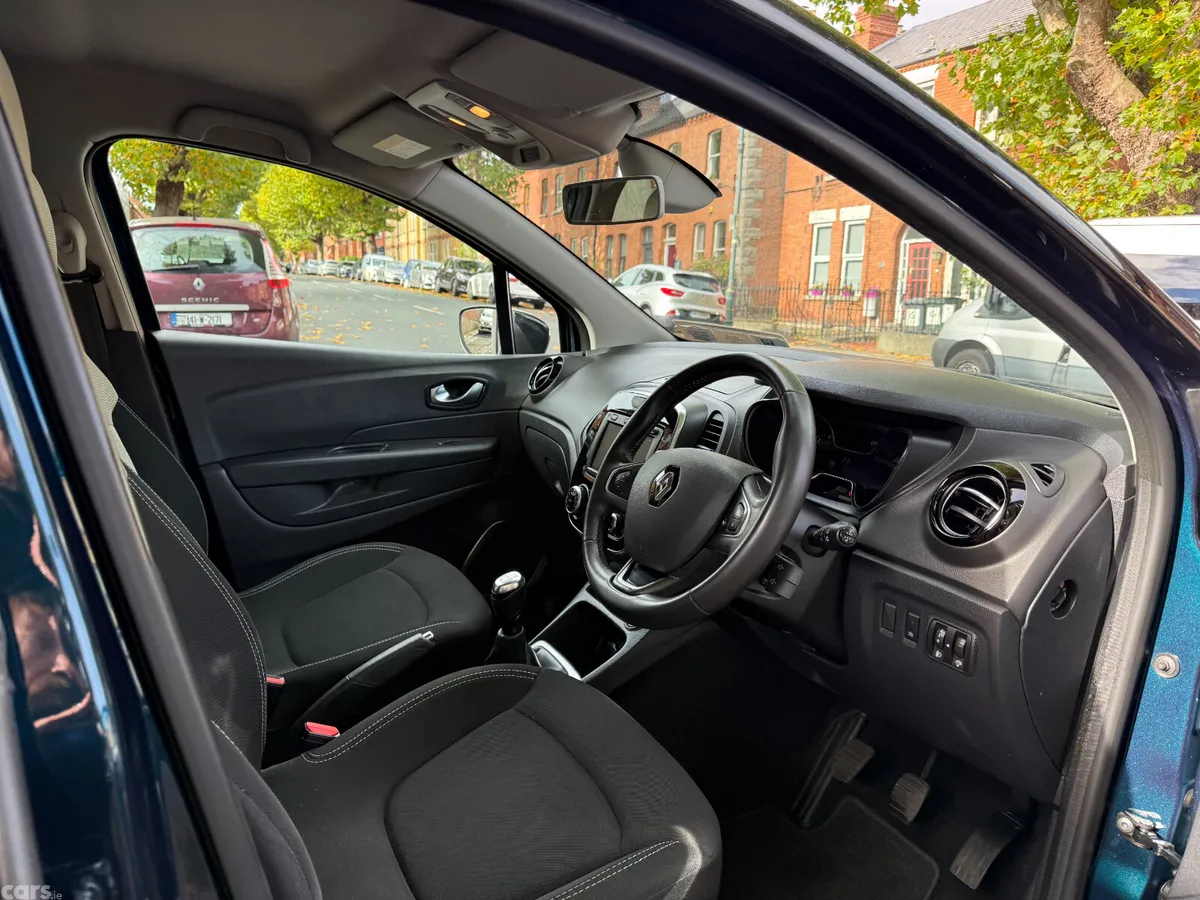 Renault Captur Hatchback, Diesel, 2019, Blue