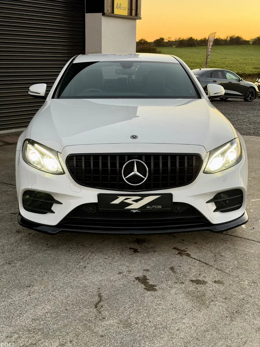 Mercedes-Benz 300 Saloon, Petrol Hybrid, 2020, White