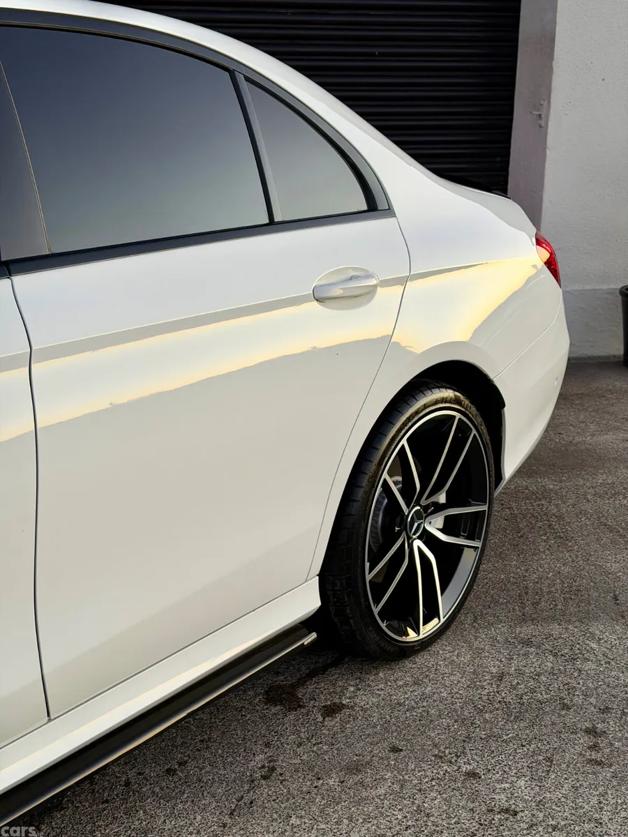 Mercedes-Benz 300 Saloon, Petrol Hybrid, 2020, White