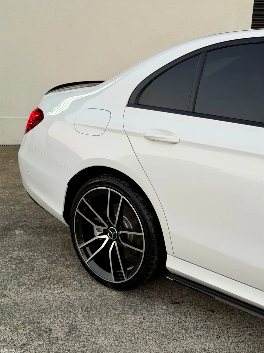 Mercedes-Benz 300 Saloon, Petrol Hybrid, 2020, White