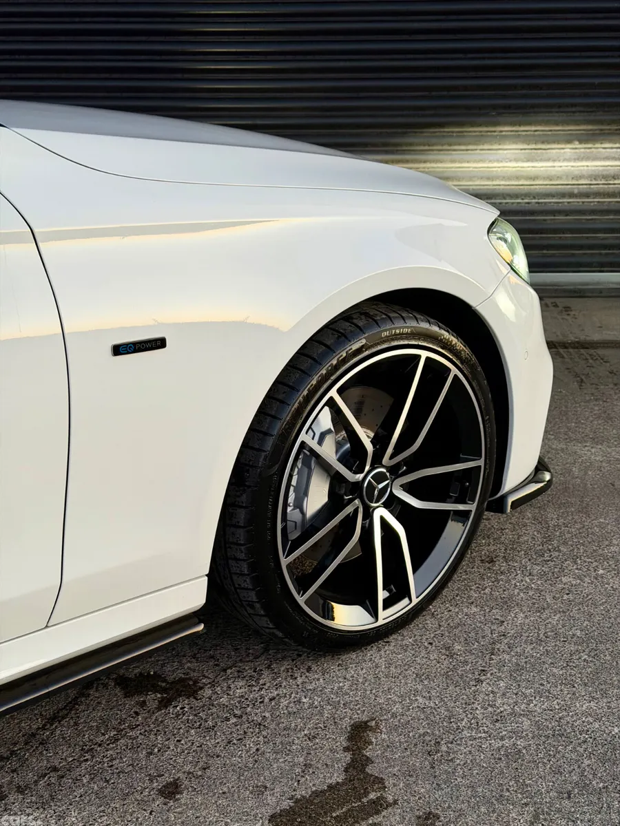 Mercedes-Benz 300 Saloon, Petrol Hybrid, 2020, White