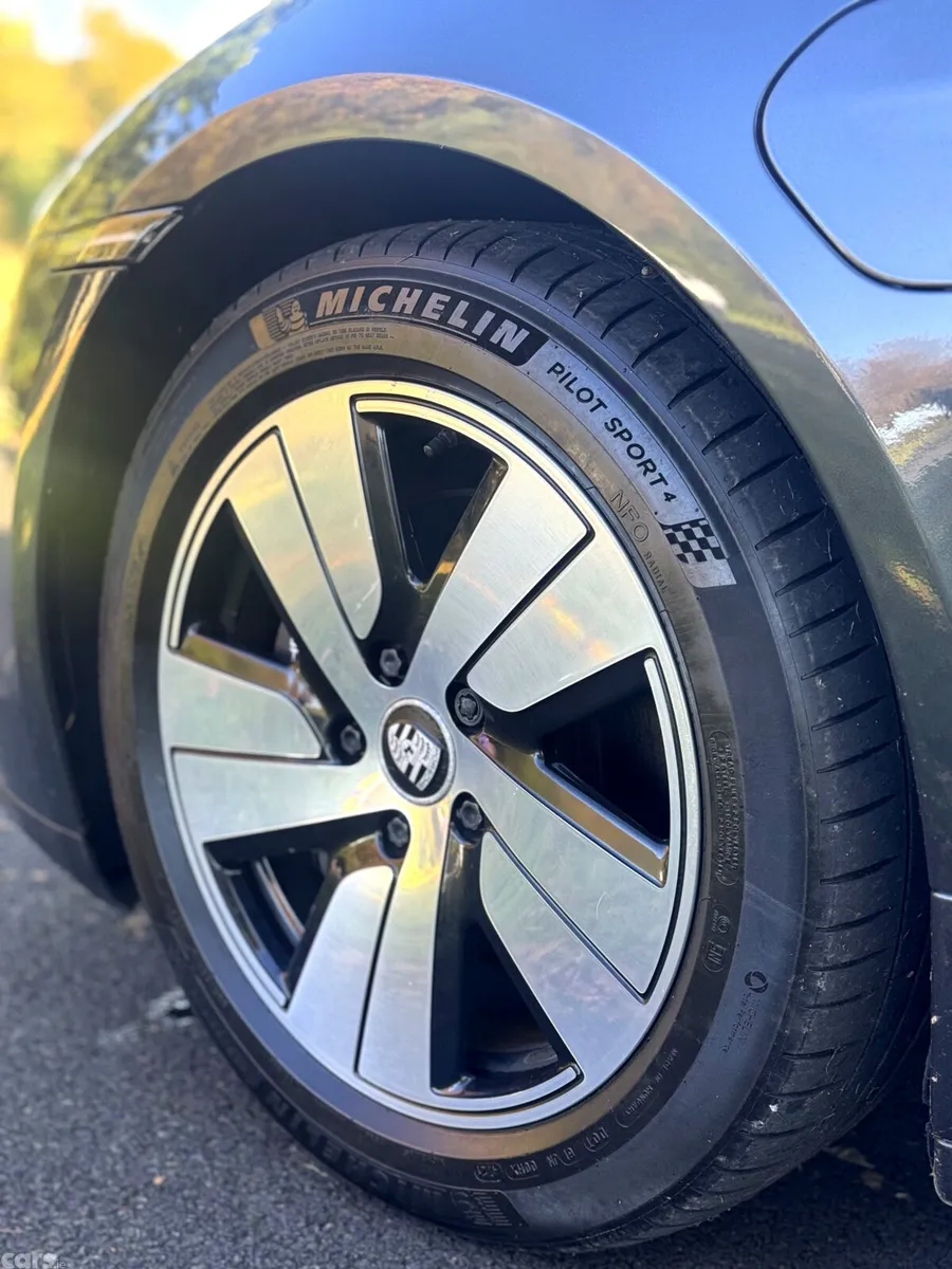Porsche Taycan Saloon, Electric, 2022, Grey