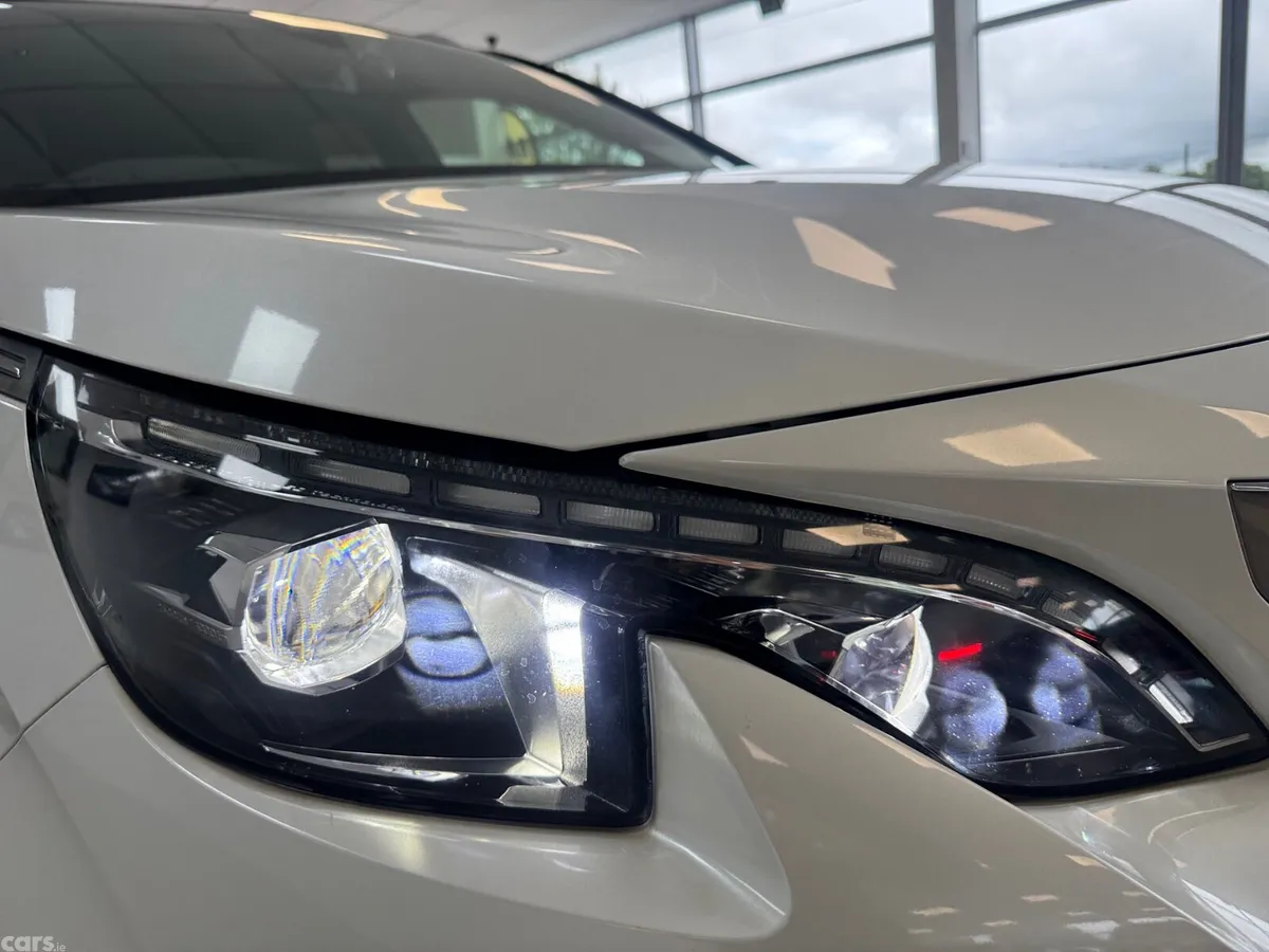 Peugeot 3008 MPV, Diesel, 2019, White