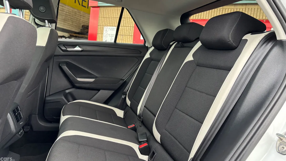 Volkswagen T-Roc SUV, Petrol, 2021, White