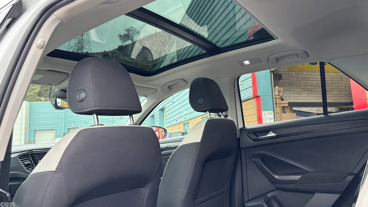 Volkswagen T-Roc SUV, Petrol, 2021, White