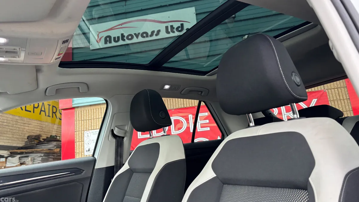 Volkswagen T-Roc SUV, Petrol, 2021, White