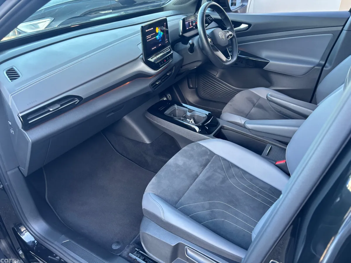 Volkswagen ID.4 SUV, Electric, 2023, Black