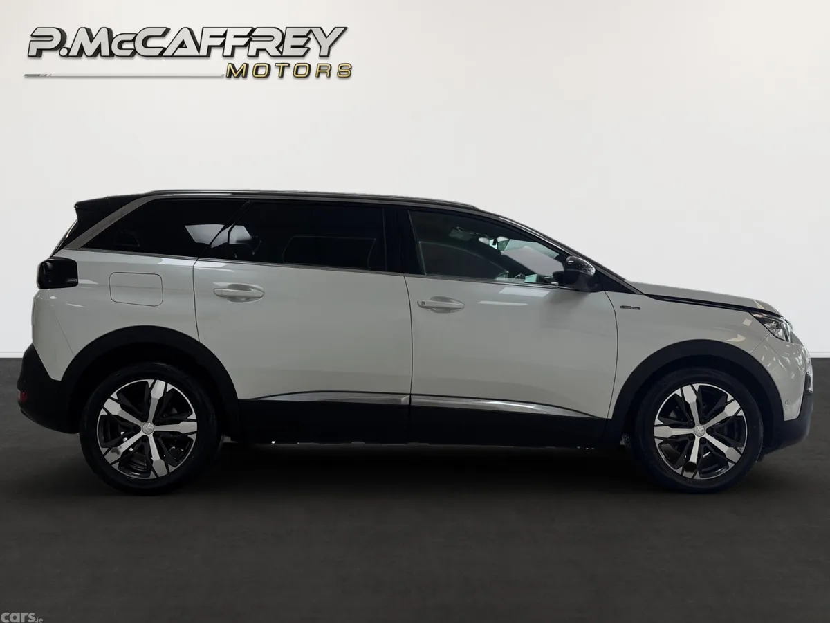 Peugeot 5008 MPV, Diesel, 2020, White