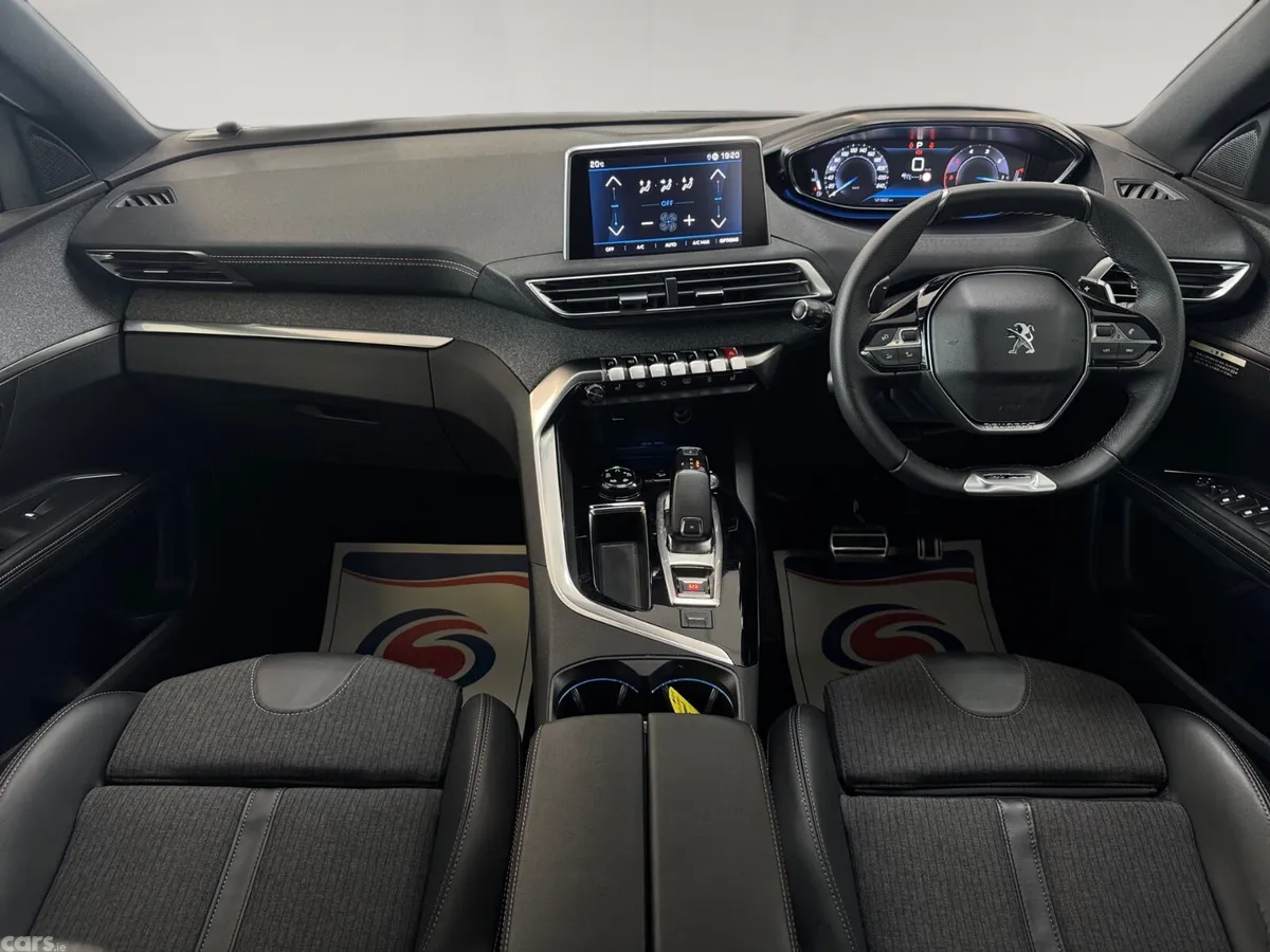 Peugeot 5008 MPV, Diesel, 2020, White