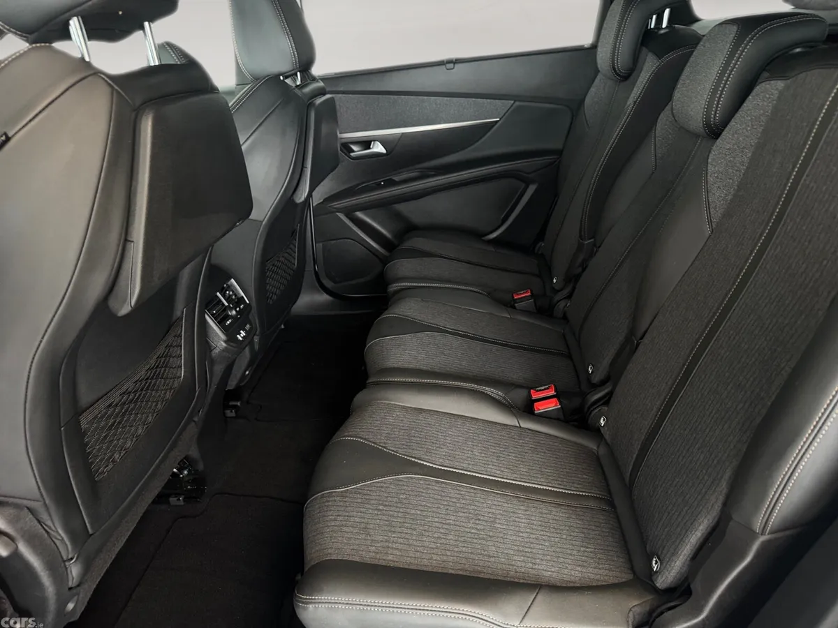 Peugeot 5008 MPV, Diesel, 2020, White