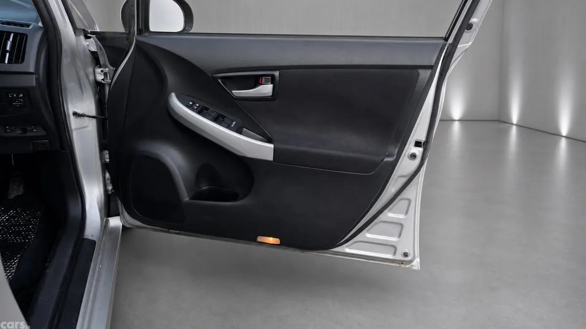 Toyota Prius Hatchback, Petrol Hybrid, 2015, Silver