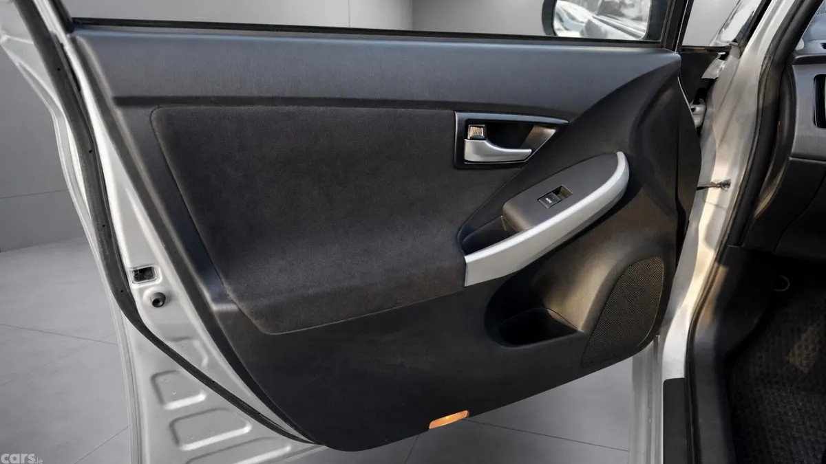 Toyota Prius Hatchback, Petrol Hybrid, 2015, Silver
