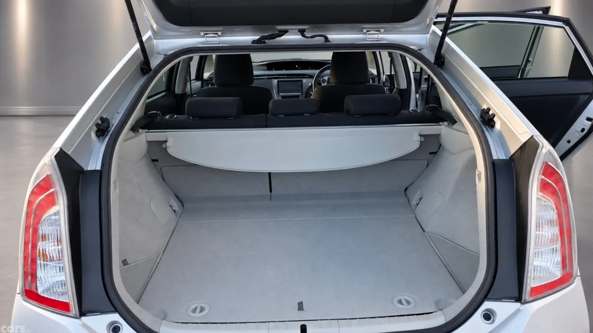 Toyota Prius Hatchback, Petrol Hybrid, 2015, Silver