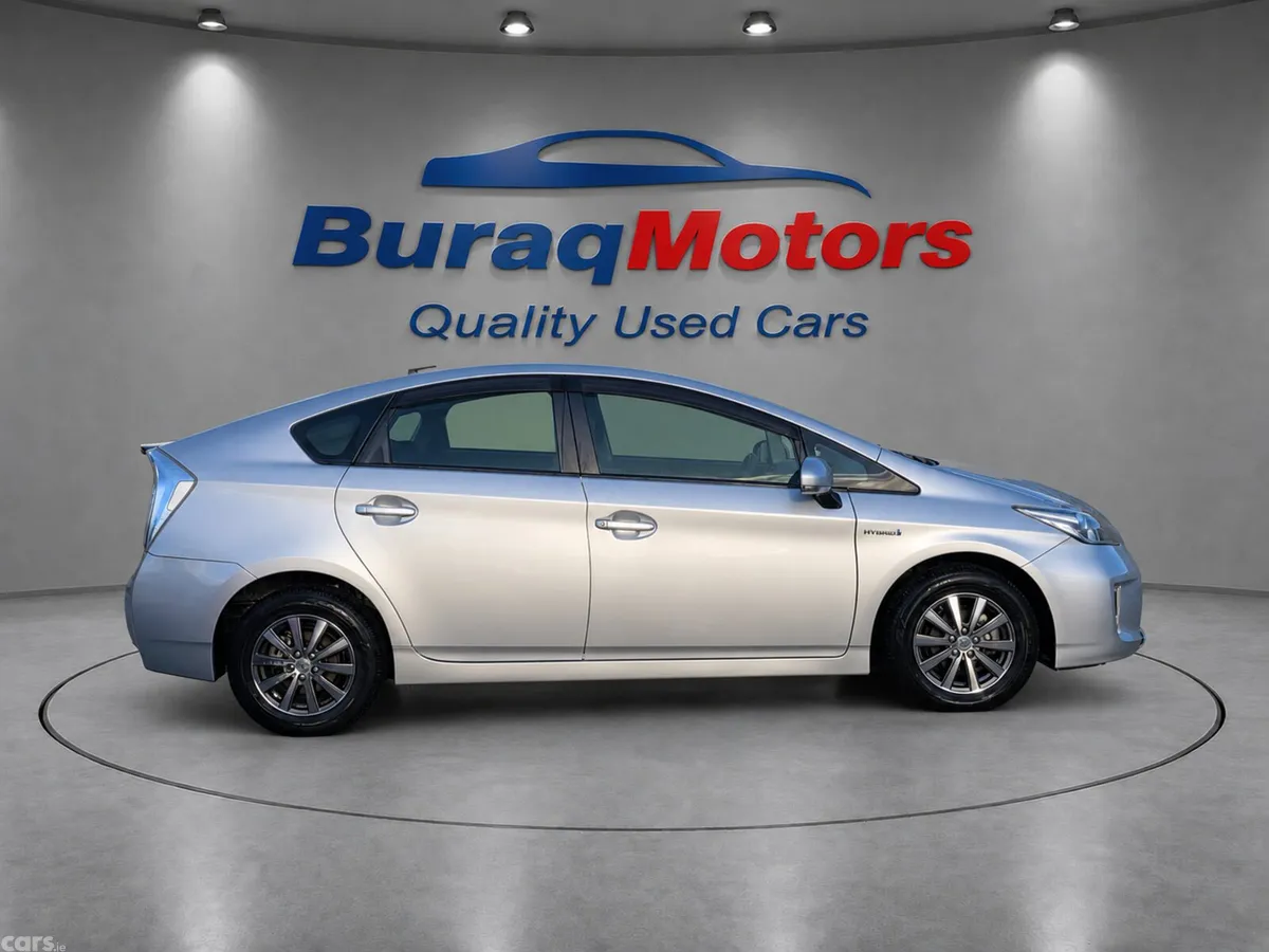 Toyota Prius Hatchback, Petrol Hybrid, 2015, Silver