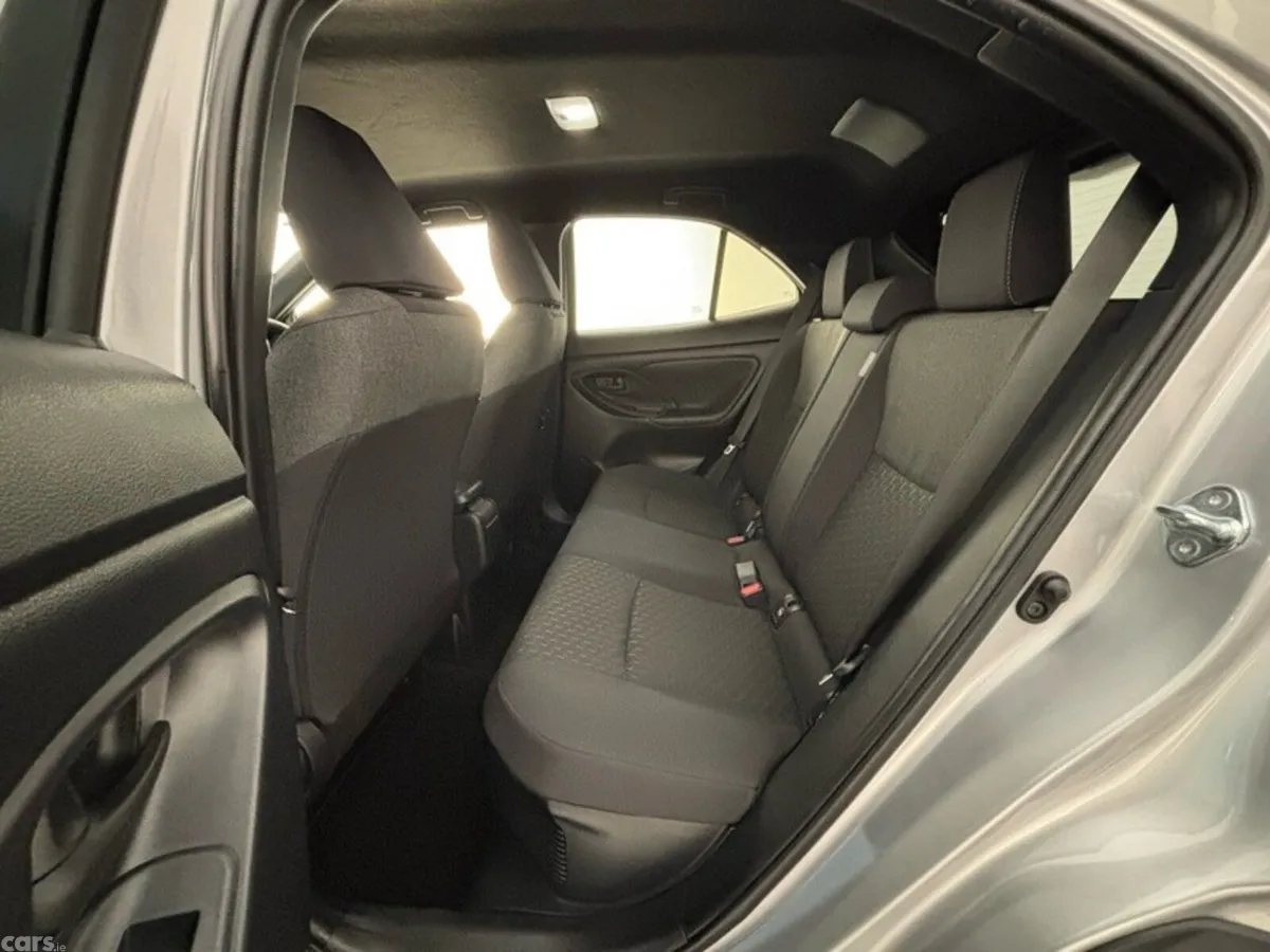 Toyota Yaris Cross Hatchback, Petrol Hybrid, 2026, Grey