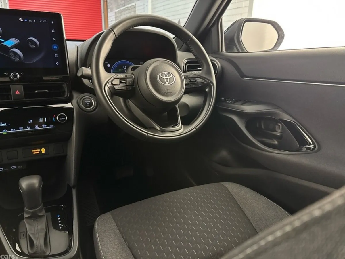 Toyota Yaris Cross Hatchback, Petrol Hybrid, 2026, Grey