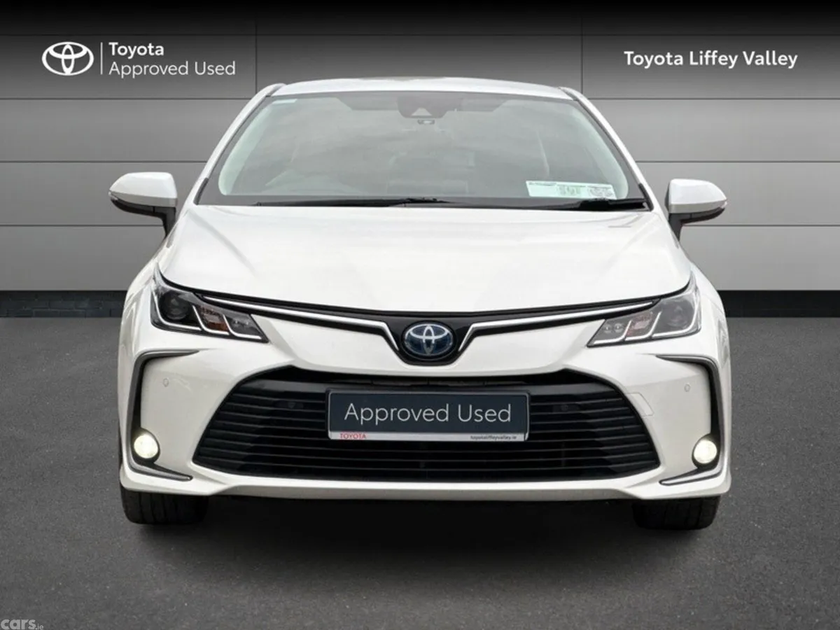 Toyota Corolla Saloon, Petrol Hybrid, 2020, White