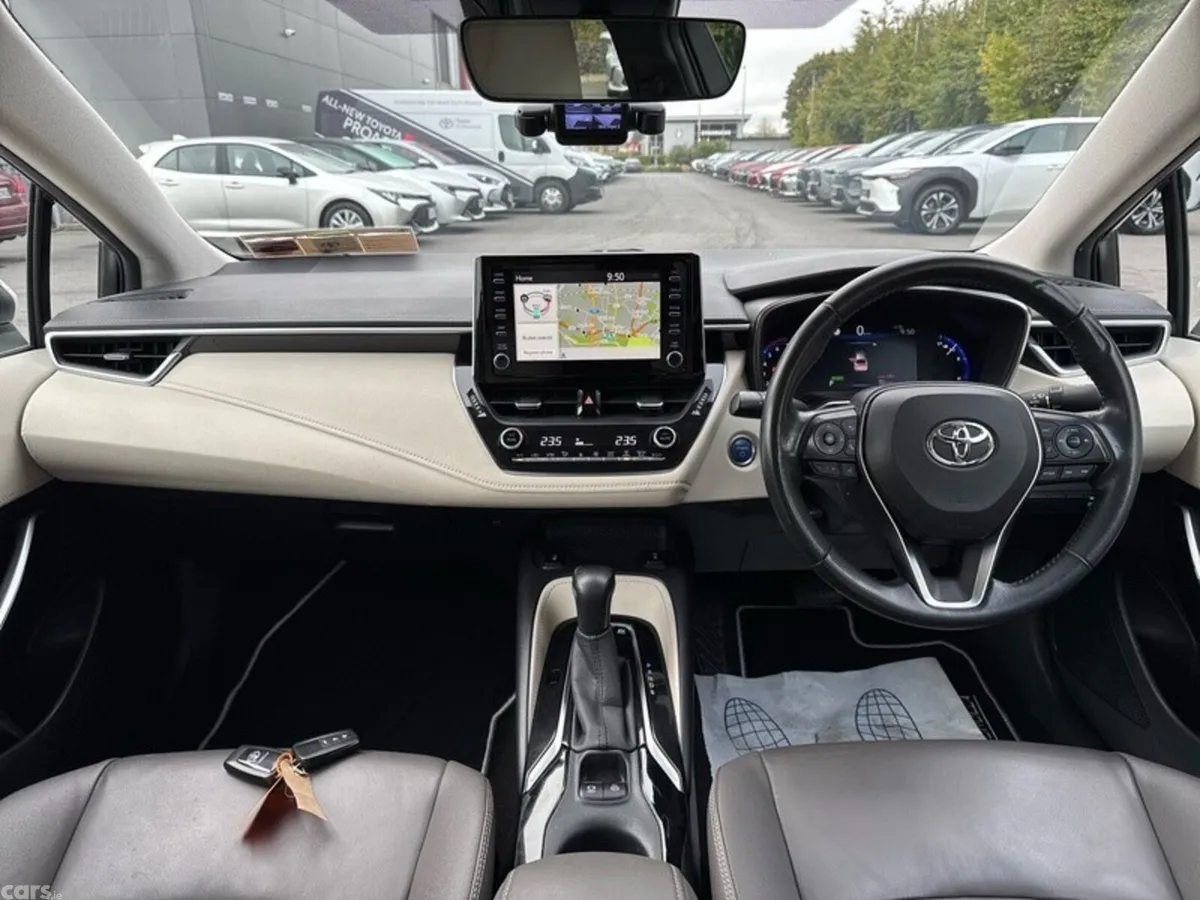 Toyota Corolla Saloon, Petrol Hybrid, 2020, White