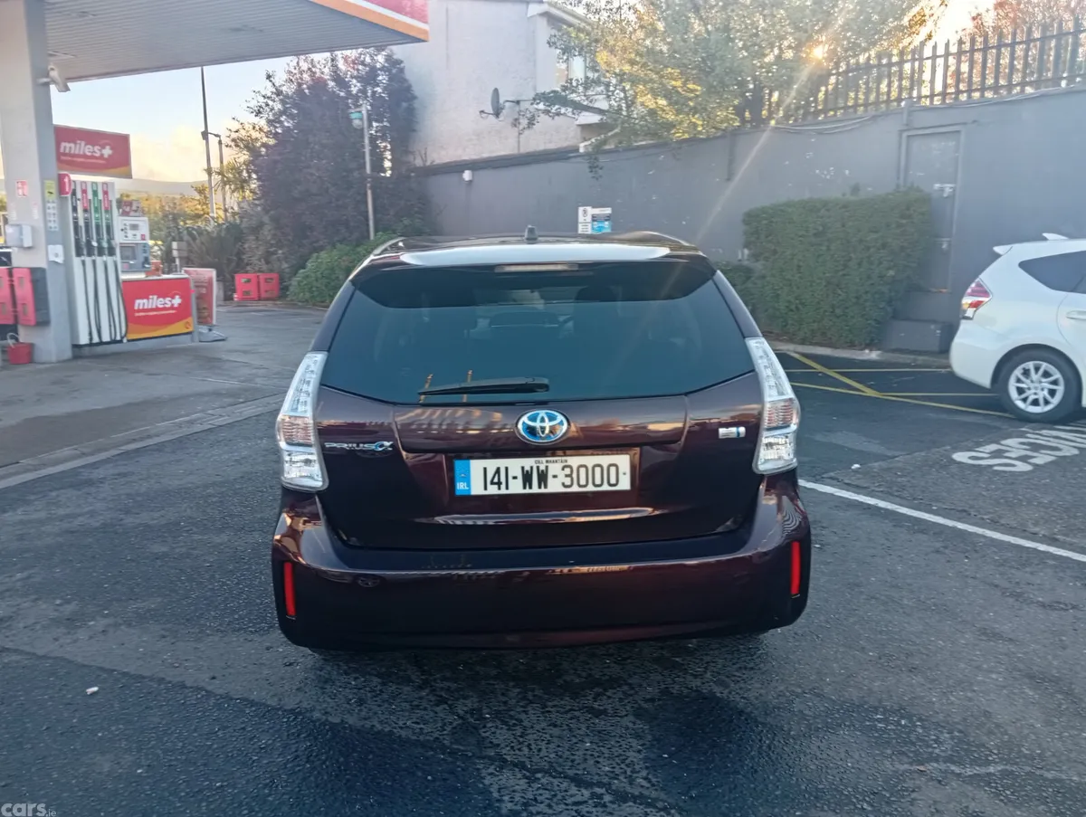 Toyota Prius MPV, Petrol Hybrid, 2014, Red