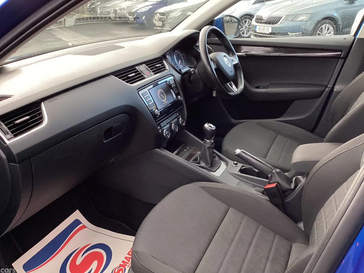Skoda Octavia Saloon, Diesel, 2016, Blue