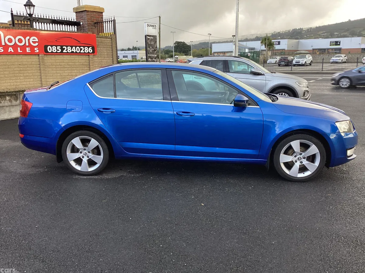 Skoda Octavia Saloon, Diesel, 2016, Blue