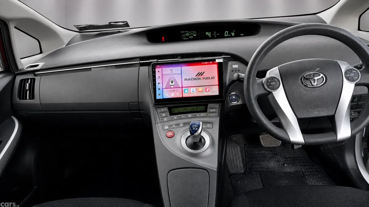Toyota Prius Hatchback, Petrol Hybrid, 2015, White