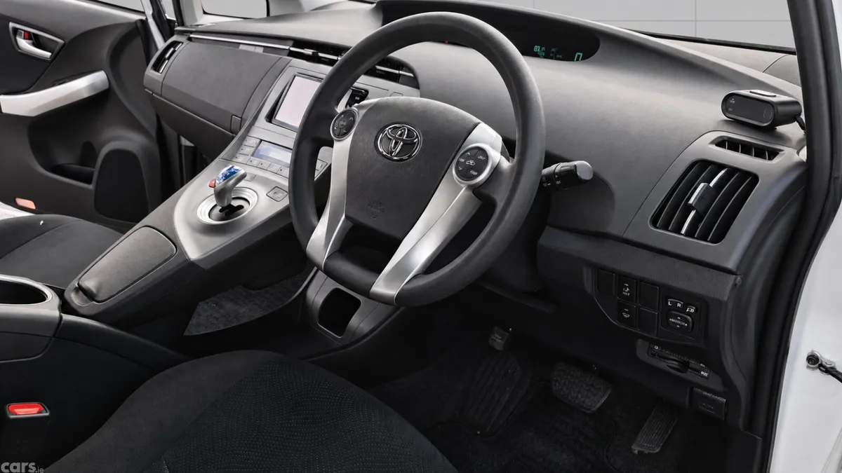 Toyota Prius Hatchback, Petrol Hybrid, 2015, White