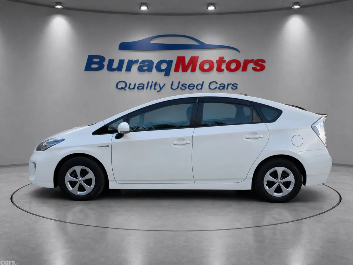 Toyota Prius Hatchback, Petrol Hybrid, 2015, White
