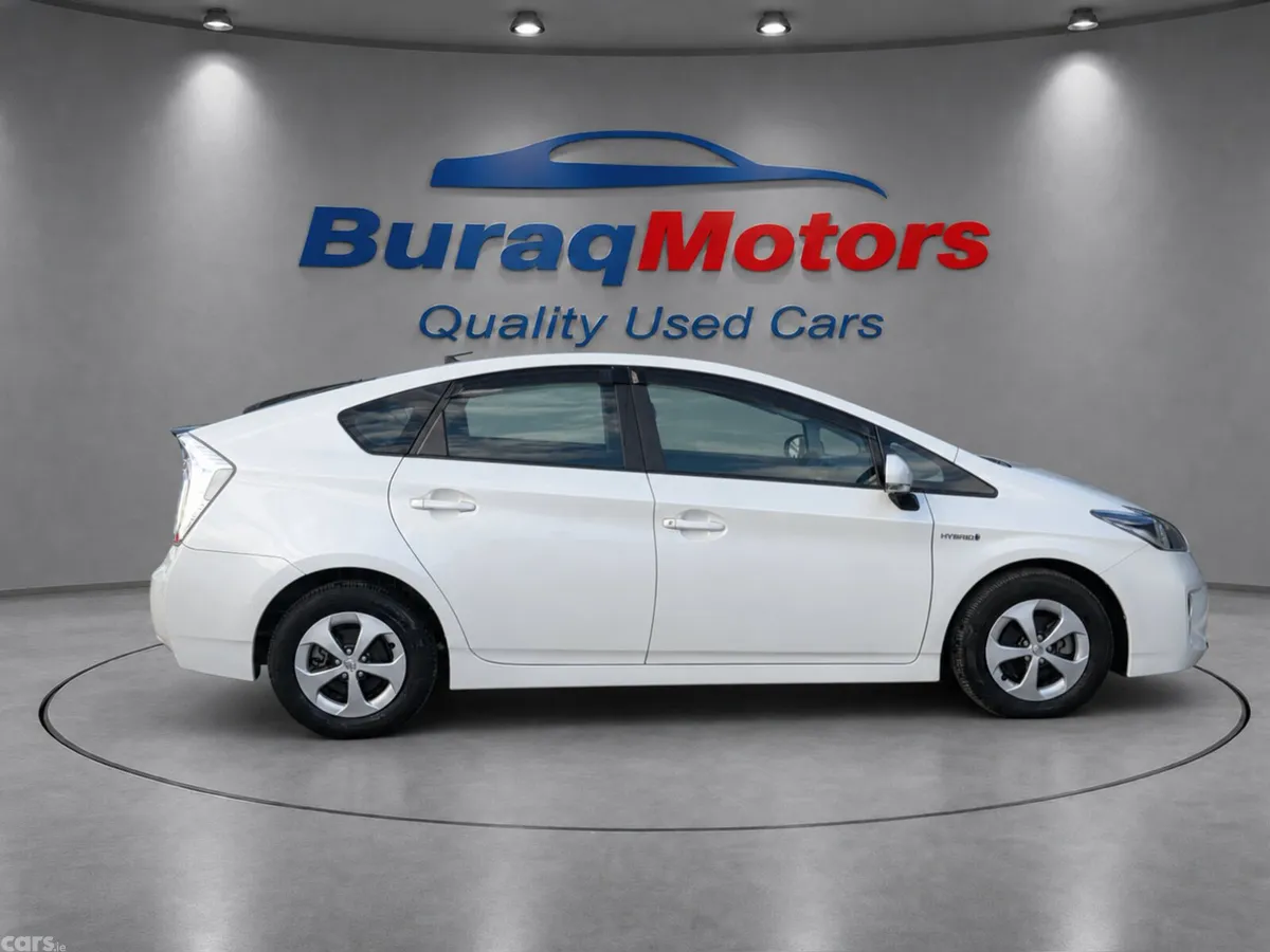 Toyota Prius Hatchback, Petrol Hybrid, 2015, White