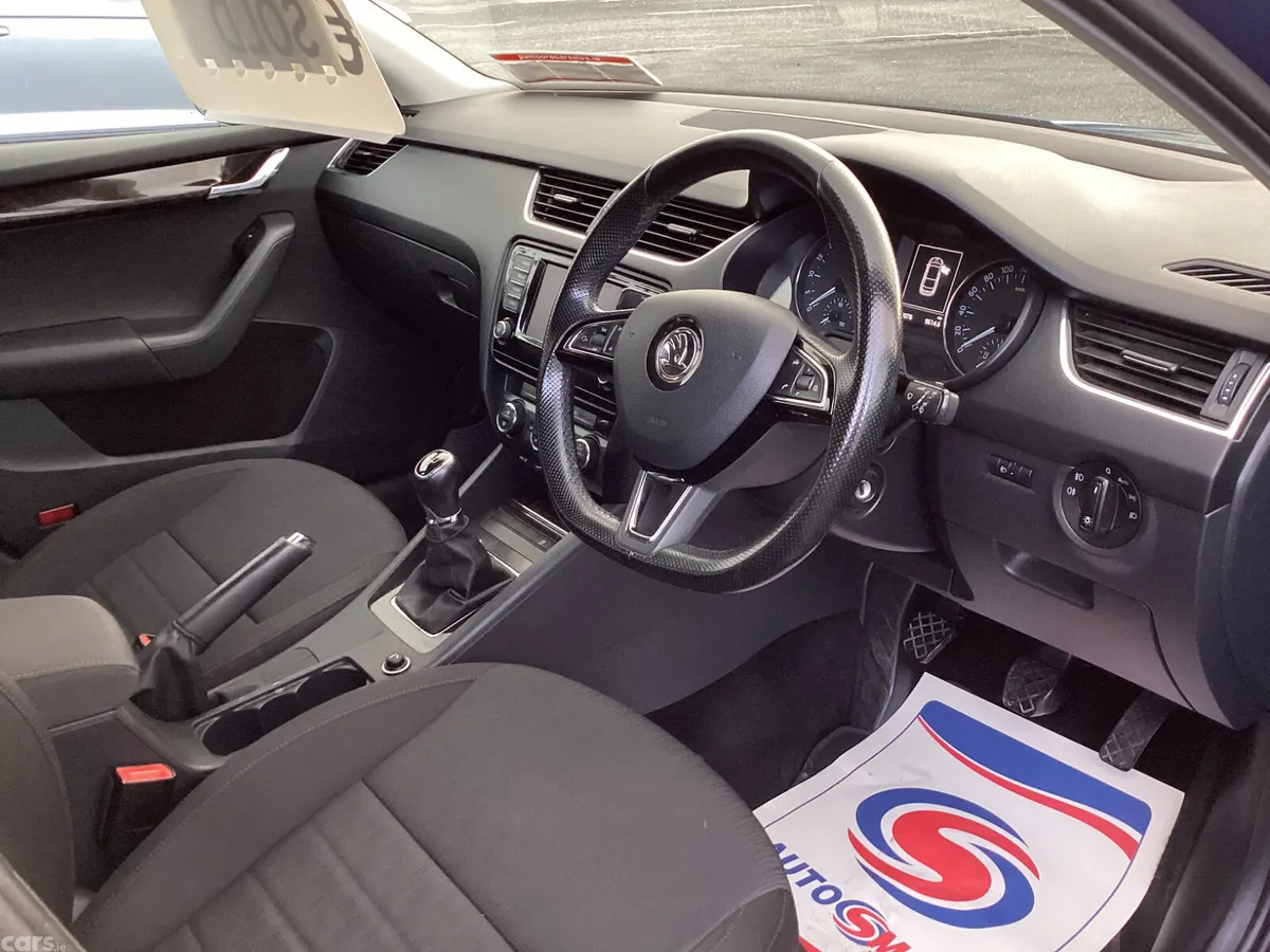 Skoda Octavia Saloon, Diesel, 2016, Blue