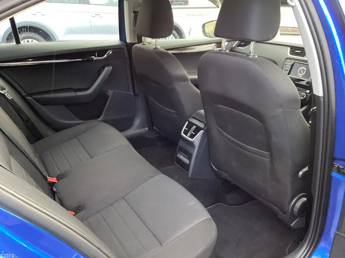 Skoda Octavia Saloon, Diesel, 2016, Blue