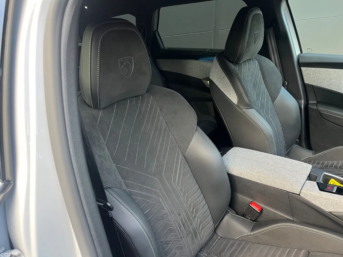 Peugeot 5008 MPV, Electric, 2026, White
