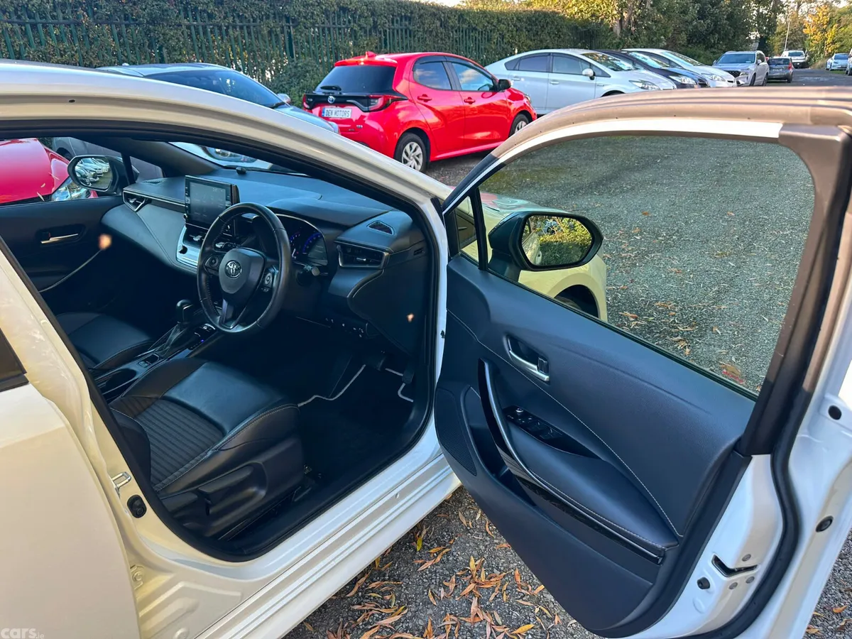 Toyota Corolla Estate, Petrol Hybrid, 2020, White
