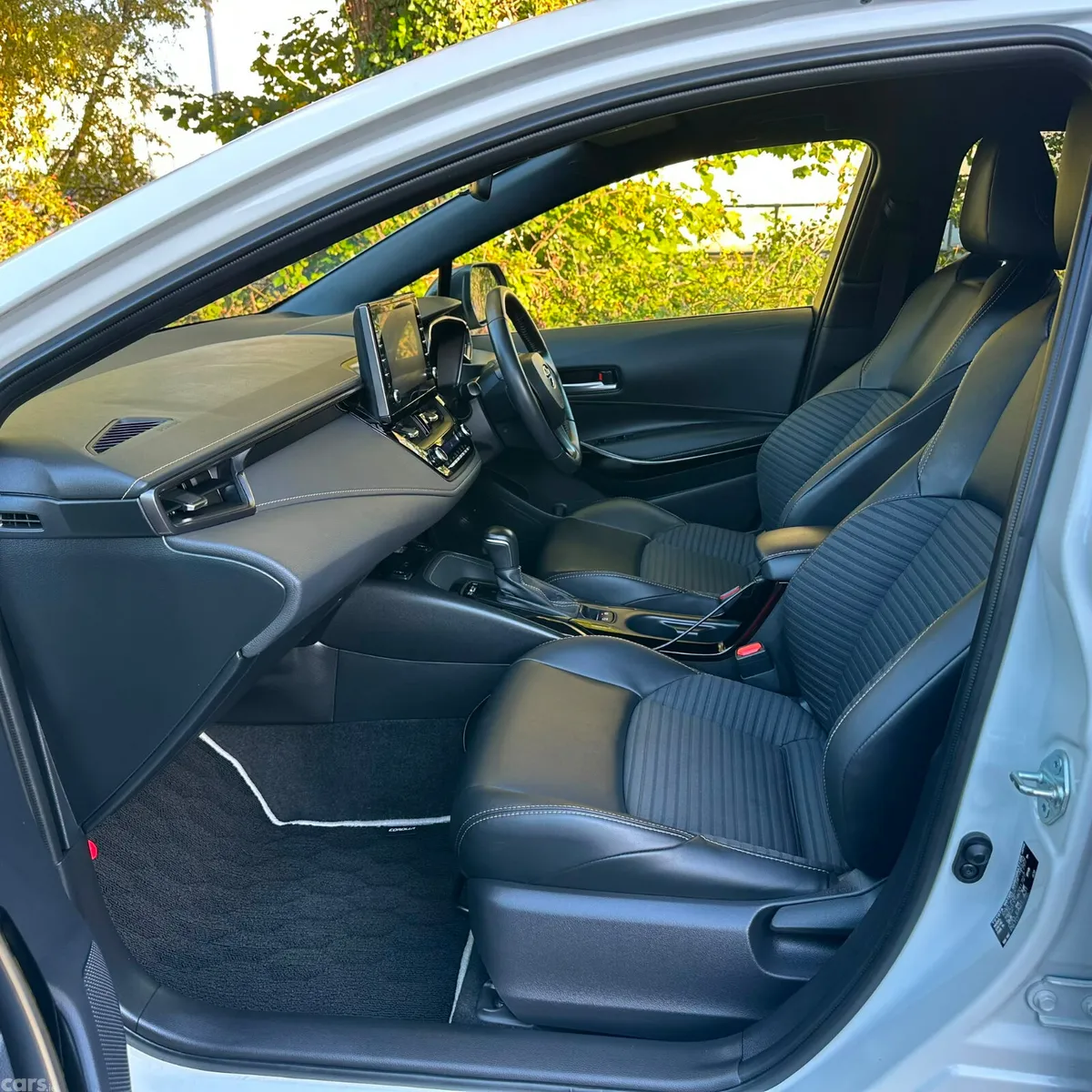 Toyota Corolla Estate, Petrol Hybrid, 2020, White