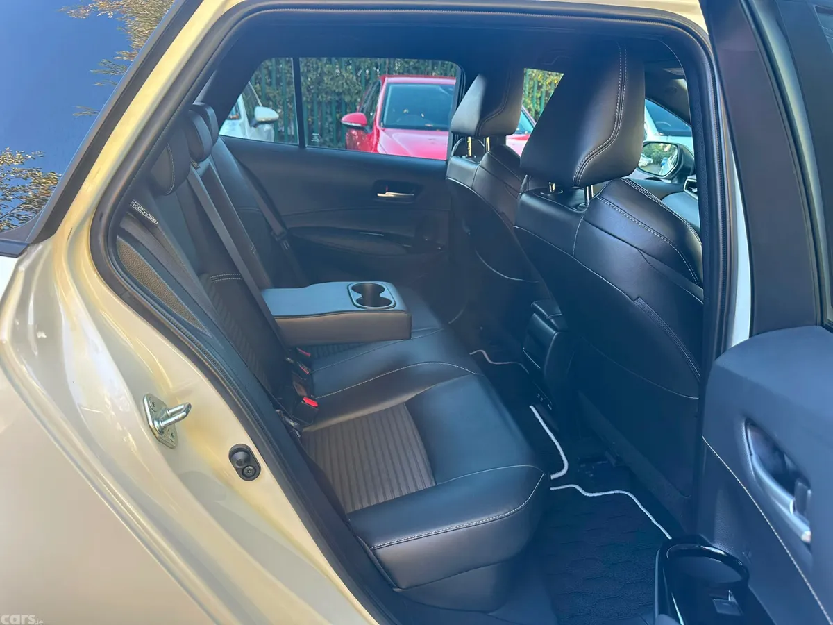 Toyota Corolla Estate, Petrol Hybrid, 2020, White