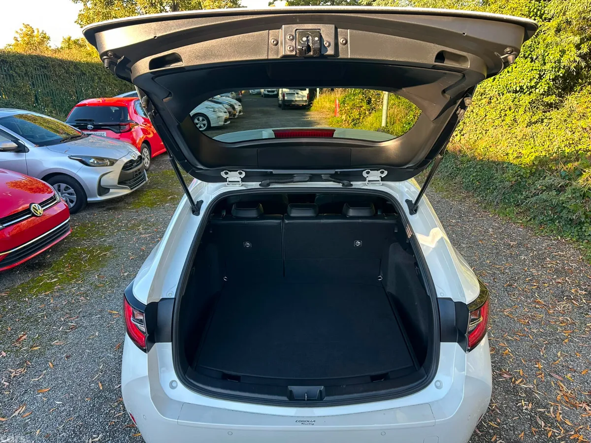 Toyota Corolla Estate, Petrol Hybrid, 2020, White