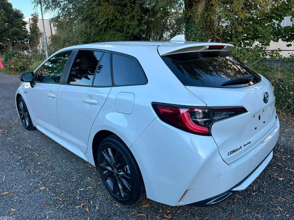Toyota Corolla Estate, Petrol Hybrid, 2020, White