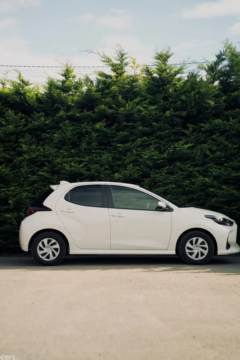 Toyota Yaris Hatchback, Petrol Hybrid, 2023, White