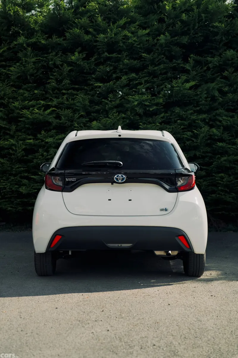 Toyota Yaris Hatchback, Petrol Hybrid, 2023, White