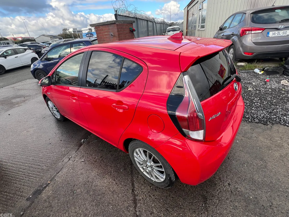 Toyota Aqua Hatchback, Petrol Hybrid, 2015, Red