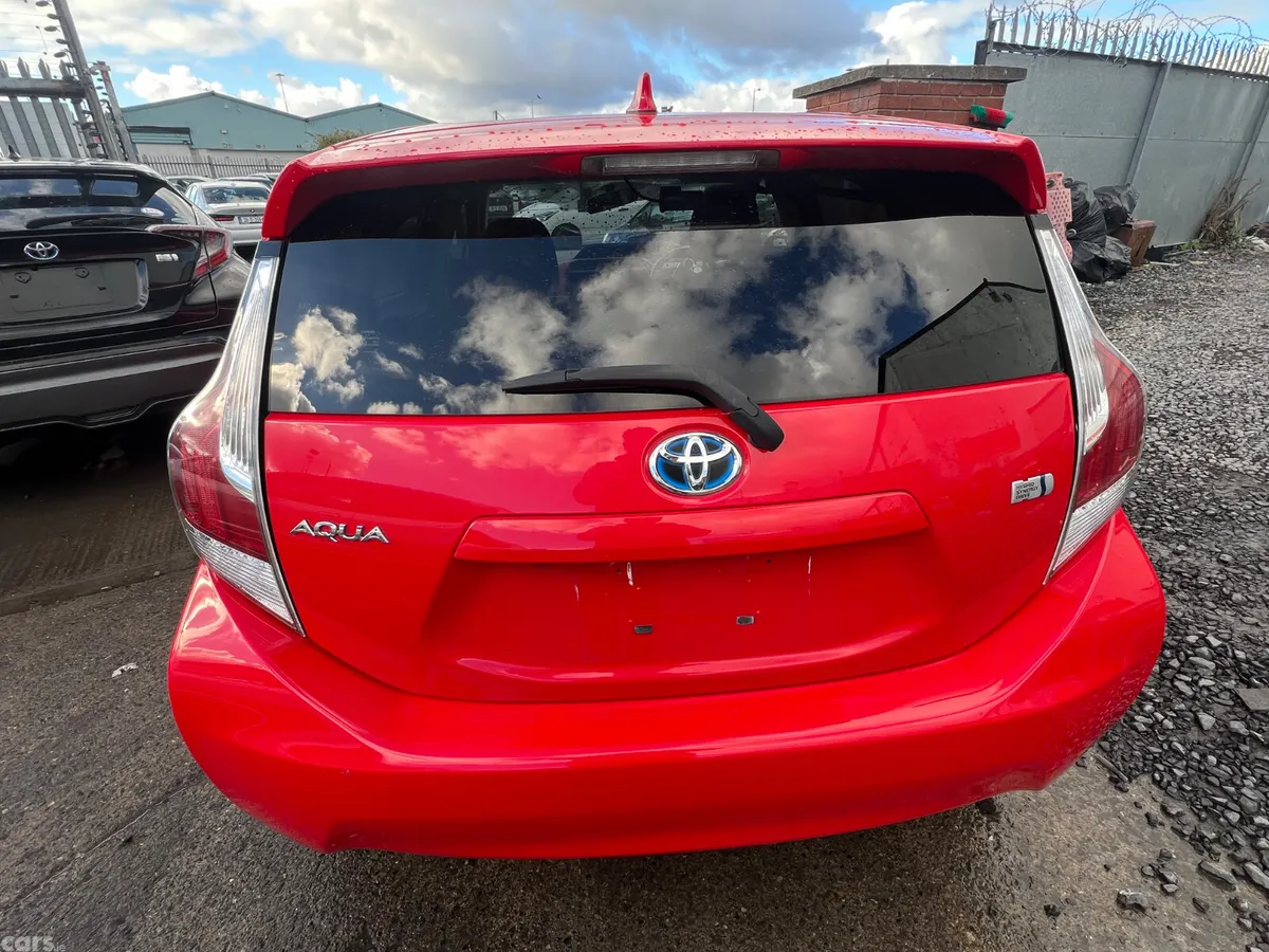 Toyota Aqua Hatchback, Petrol Hybrid, 2015, Red