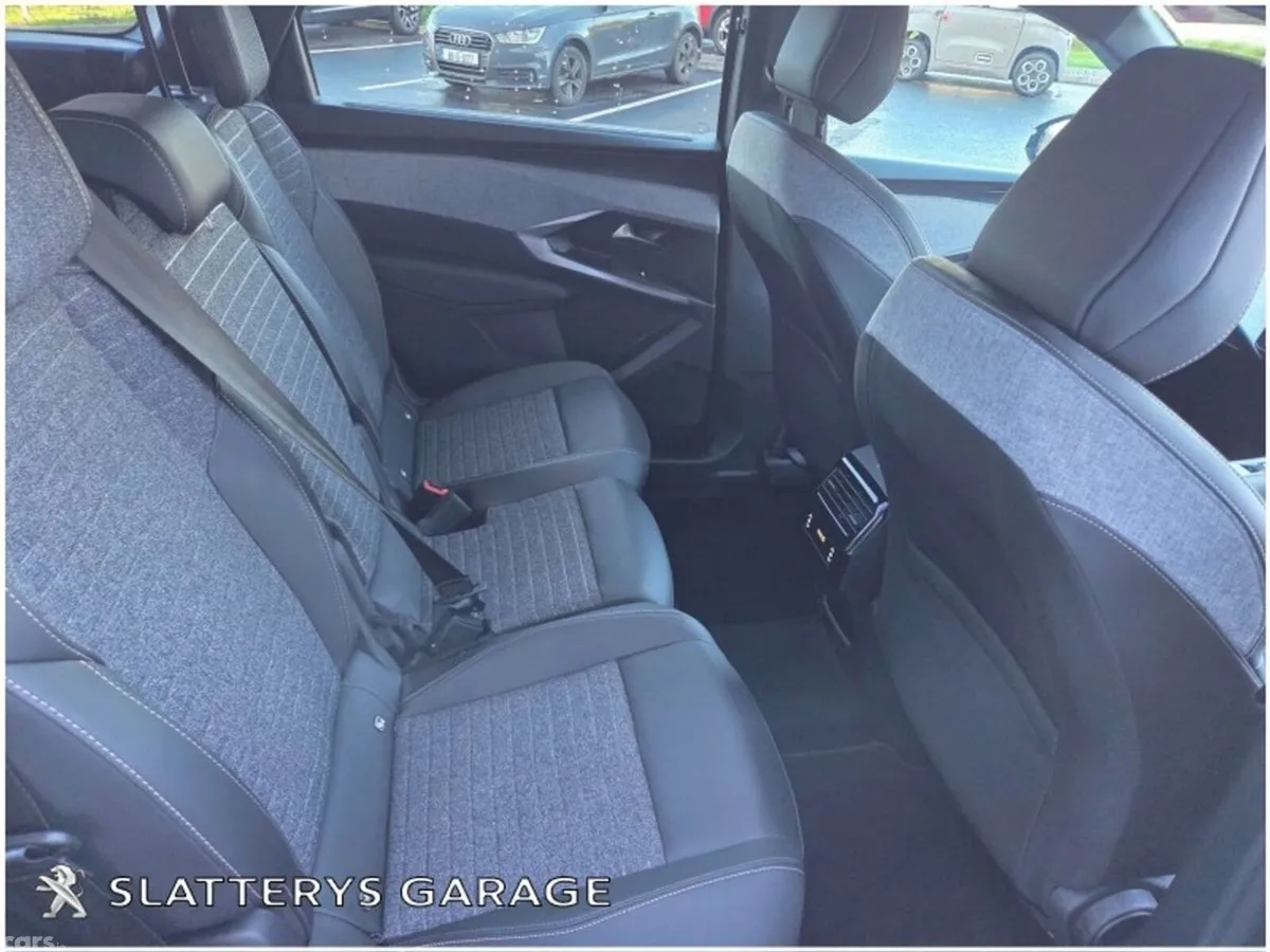 Peugeot 5008 SUV, Electric, 2026, Blue