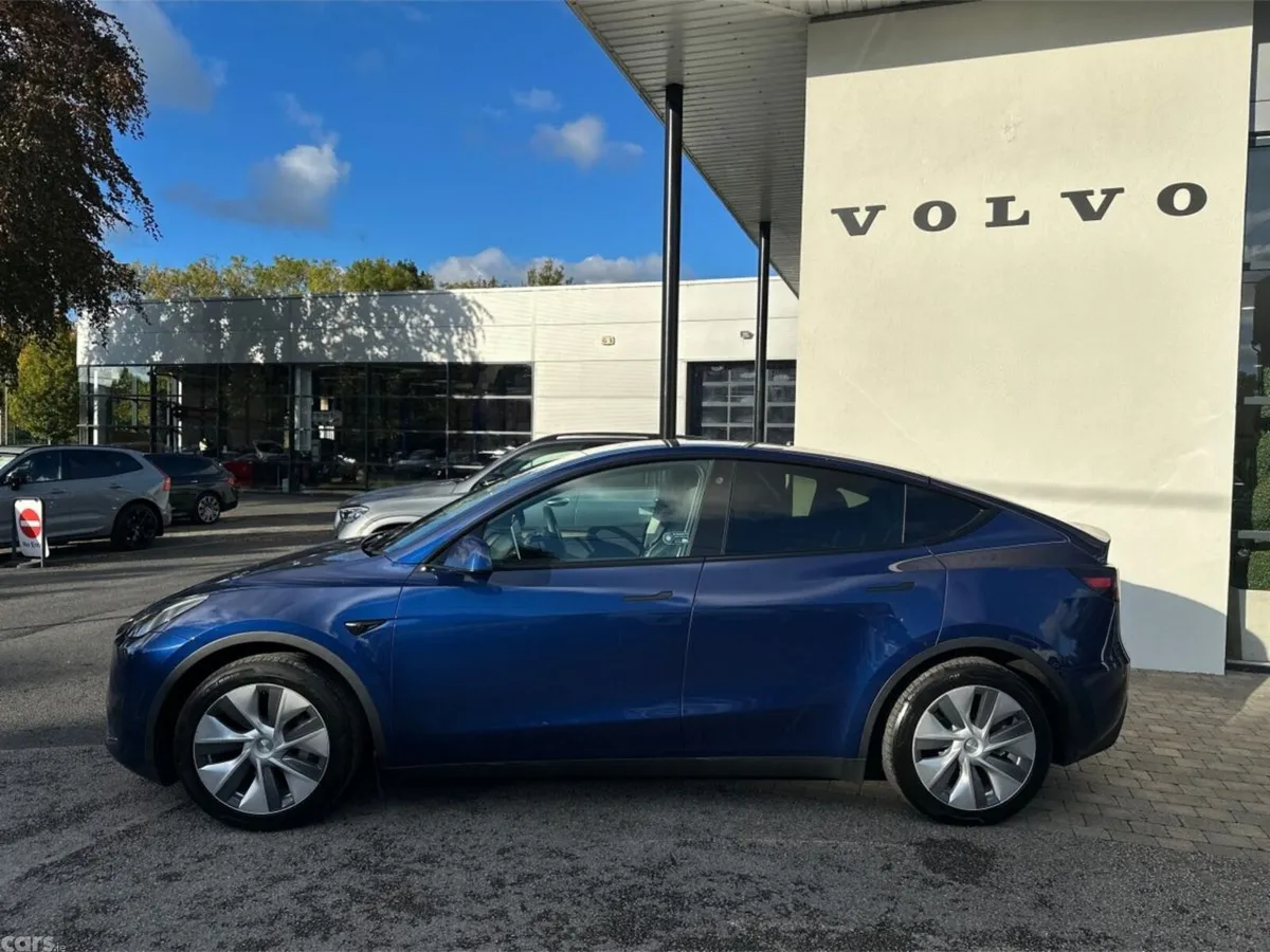 Tesla Model Y MPV, Electric, 2023, Blue